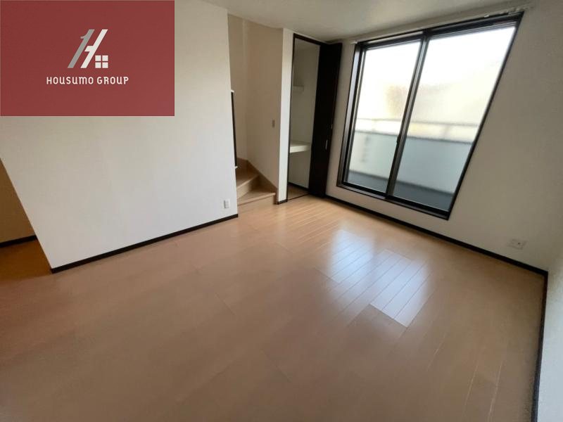 居室・リビング　こちらの居間で趣味の時間をお楽しみください