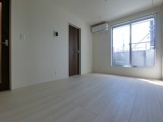 居室・リビング　※反転タイプ