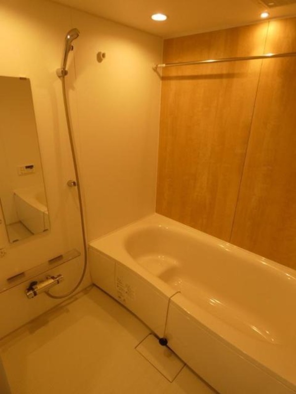 バス・シャワールーム　図面と現状に相違がある場合には現状を優先