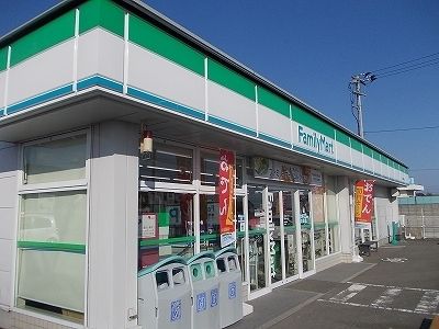 コンビニ　ファミリーマート板野犬伏店様（コンビニ）まで180m