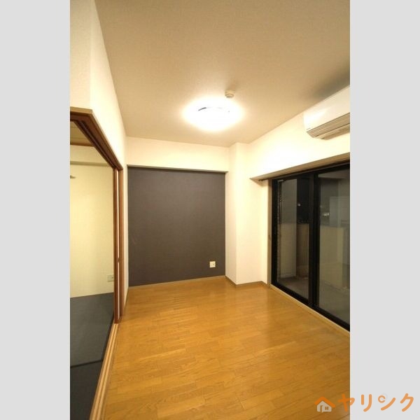 居室・リビング　類似（反転）部屋イメージ