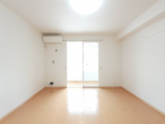 居室・リビング　ゆったりとした居間です