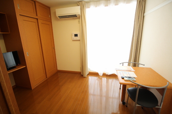 居室・リビング　※別部屋の写真です