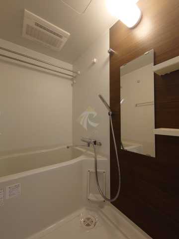 バス・シャワールーム　※参考写真です。同じ間取りの別部屋になります。