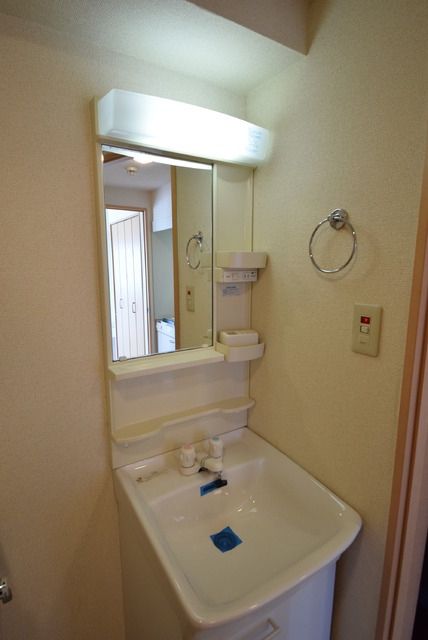 洗面設備　★忙しい朝に便利な独立洗面台です★