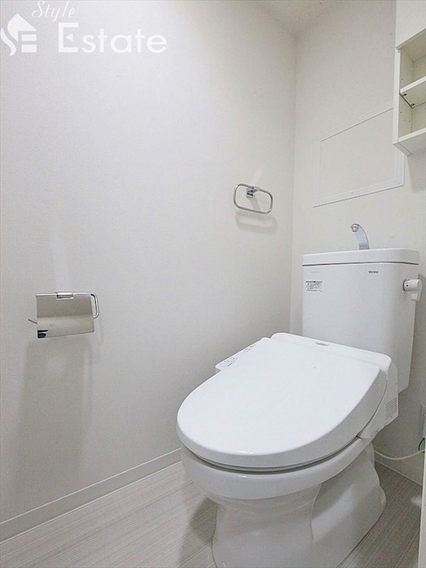 トイレ　温水洗浄便座