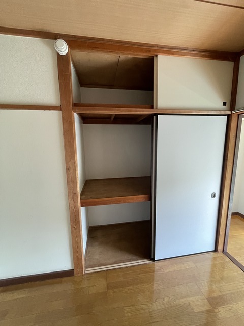 収納　昔ながらの押入タイプは奥行があるので、収納らくらく♪