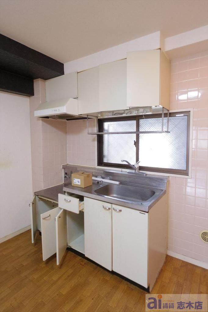 キッチン　バルコニー