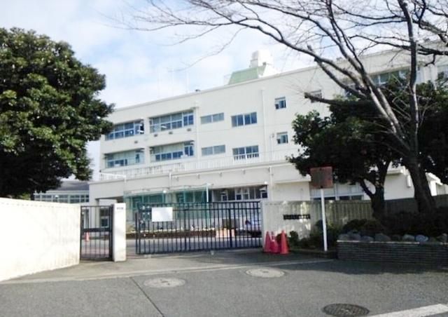中学校　横浜市立中田中学校（中学校）まで437m