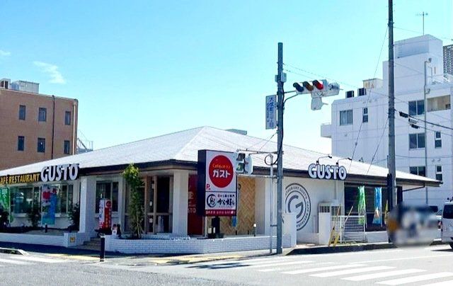 飲食店　ガスト大宮大成店（から好し取扱店）（飲食店）まで100m