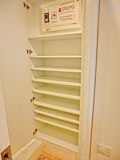 玄関　シューズボックス
