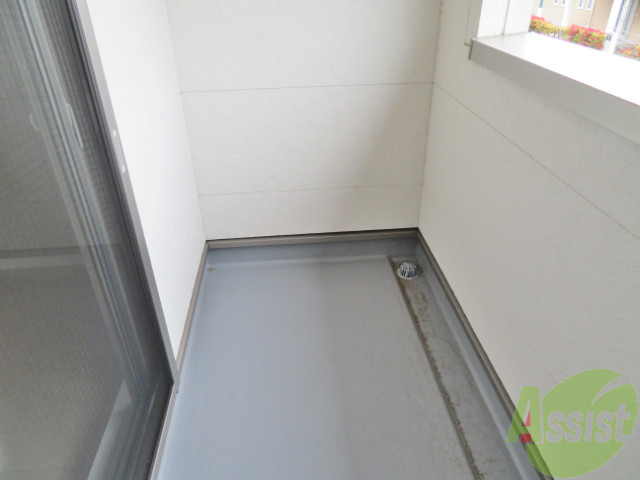 バルコニー　こちらのバルコニーで、洗濯物乾燥もバッチリです。