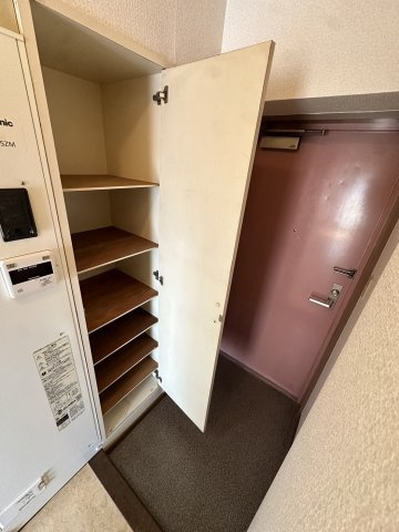 玄関　205号室を流用