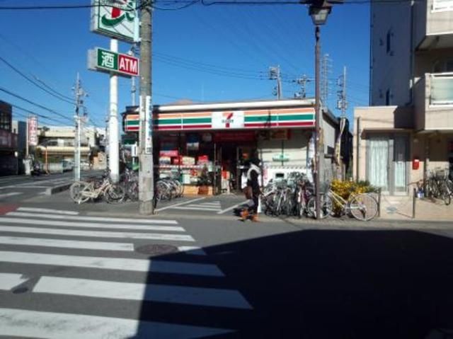 コンビニ　セブンイレブン北越谷駅西口店（コンビニ）まで573m