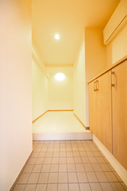 玄関　※写真は同タイプ住戸です。