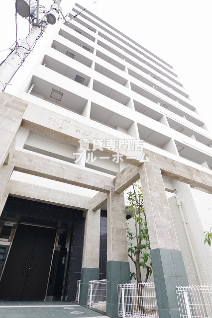 建物外観　落ち着いた色合いの外観です！