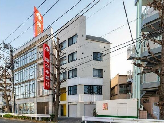 建物外観　ネット無料。ネット無料なら月々実質4000円程度のコストがか