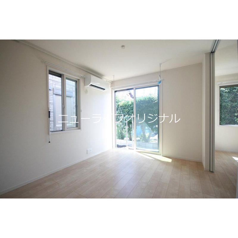 居室・リビング　２面採光につき、明るく開放感があります！