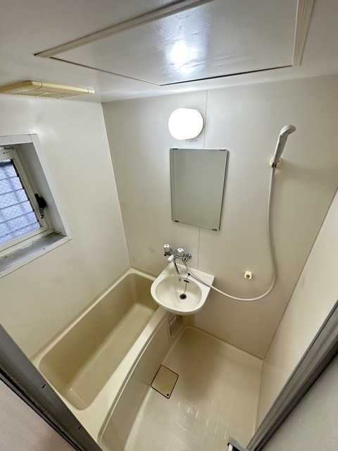 バス・シャワールーム　別部屋参考写真です