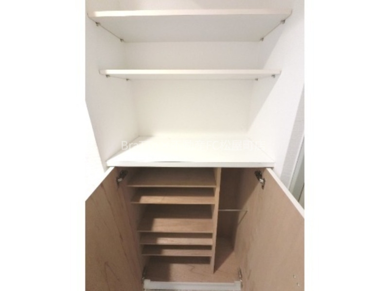 玄関　収納（シューズボックス）