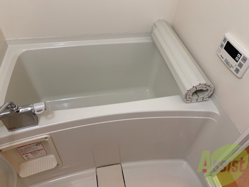 バス・シャワールーム　追い焚き機能が付いているのでいつでも温かいお風呂に入れますよ