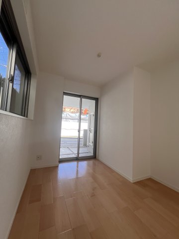 居室・リビング　こちらのリビングで趣味の時間をお楽しみください