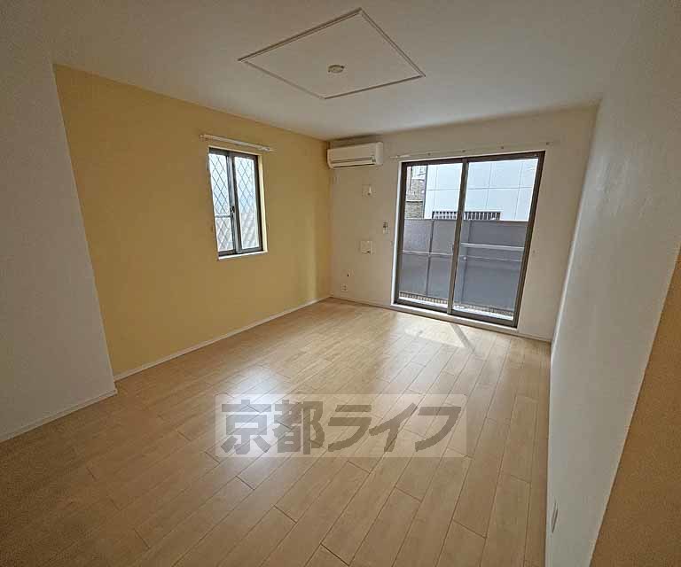 居室・リビング　広々としてります