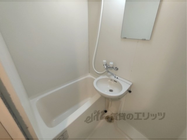 バス・シャワールーム　バス