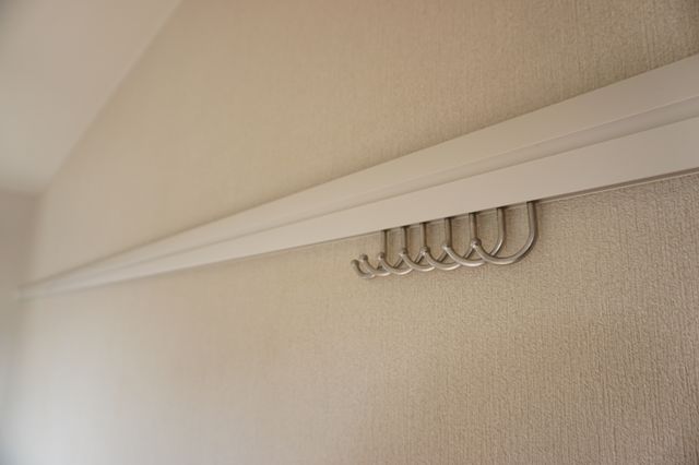 その他　壁にフックがあり帽子もかけれます！