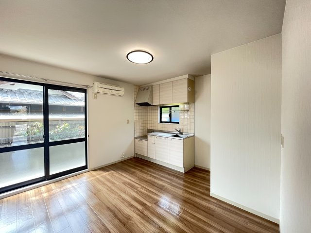 居室・リビング　南向きで明るいです！