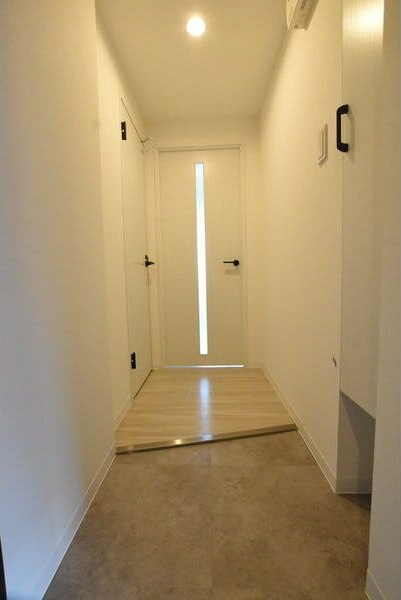 玄関　明るい玄関がお出迎えです☆