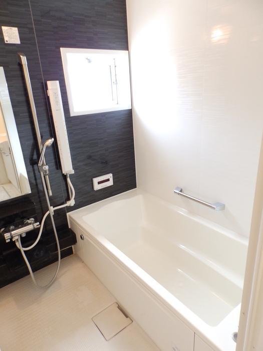 バス・シャワールーム　追い炊き給湯付き一坪風呂　☆ミストサウナ有り☆