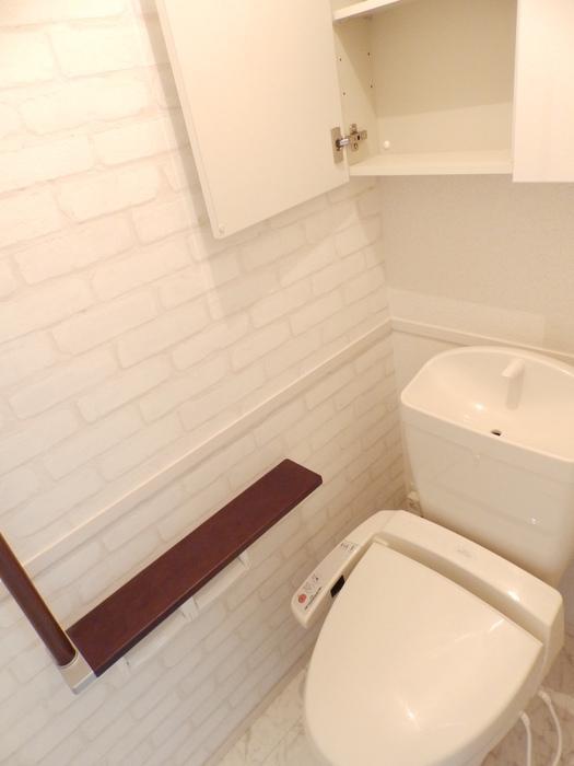 トイレ　温水洗浄暖房便座