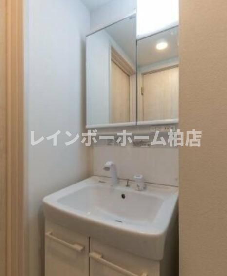 洗面設備　脱衣スペースもあります