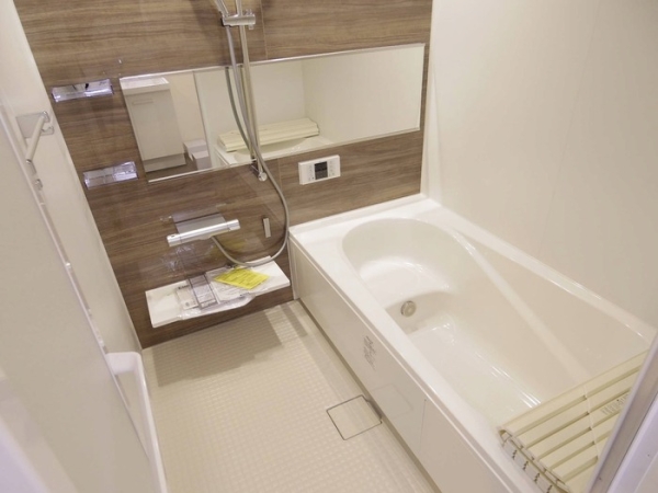 バス・シャワールーム　ゆったり一坪風呂