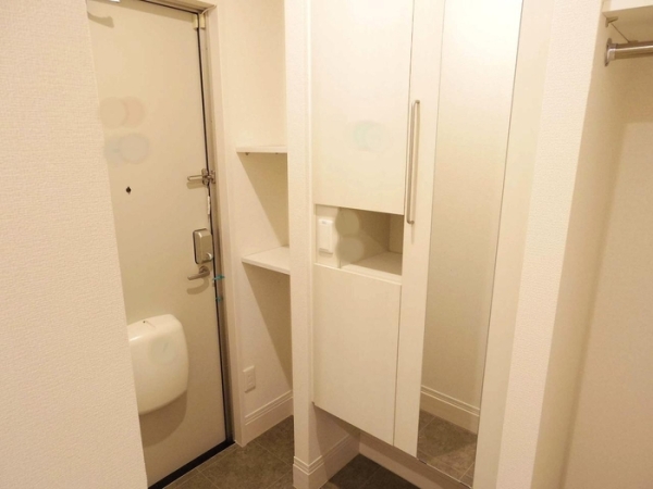 玄関　シューズボックス付いてます