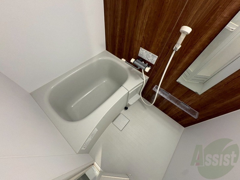 バス・シャワールーム　お風呂になります。一日の疲れを癒してくださいね。