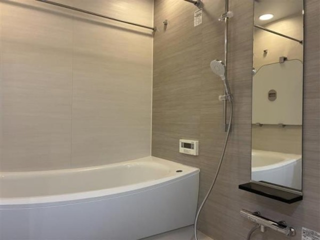 バス・シャワールーム　※反転タイプの写真を使用しています。