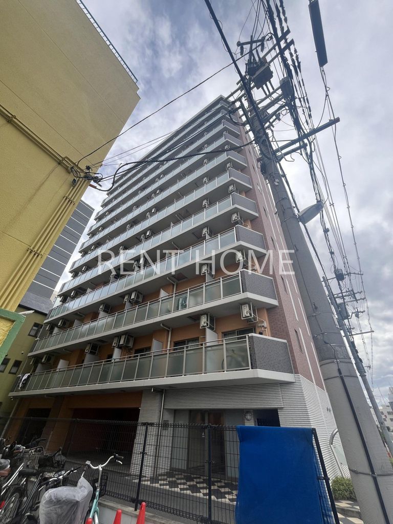建物外観　鉄筋コンクリート造の１１階建ての建物です。