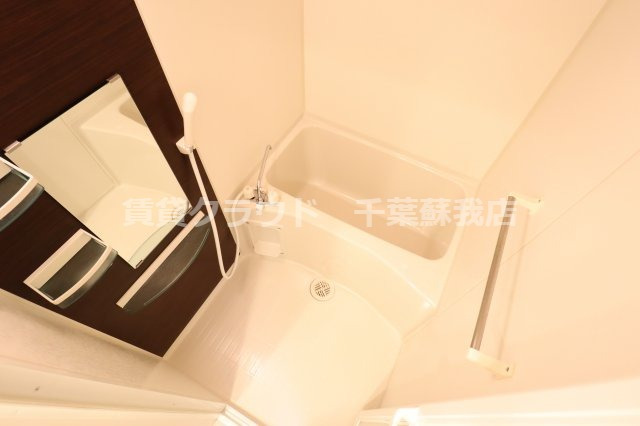 バス・シャワールーム　コンパクトで使いやすいお風呂です