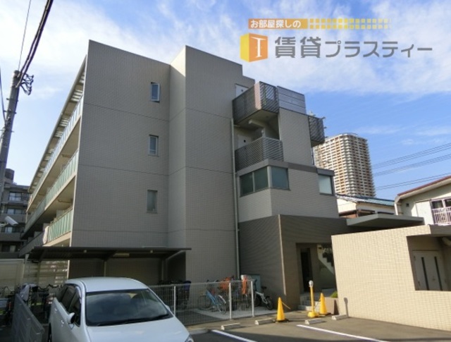 建物外観　外装はスタイリッシュな２トーンカラー