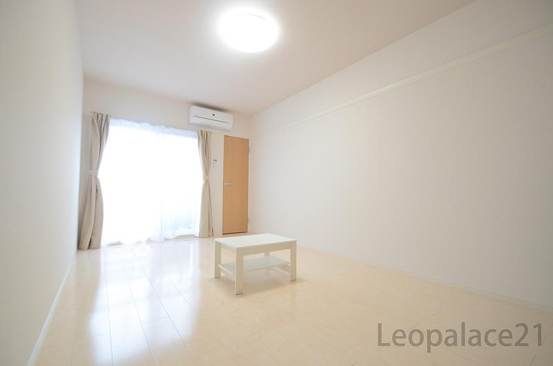 居室・リビング　設備・使用は号室により異なる為、現況を優先いたします。