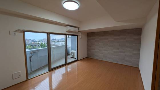 居室・リビング　※別部屋の写真です