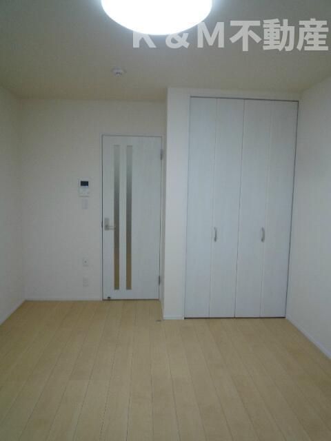 その他部屋・スペース　落ち着いて過ごせるお部屋なので、寝室にいかがでしょうか