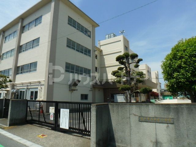 小学校　松戸市立中部小学校（小学校）まで300m