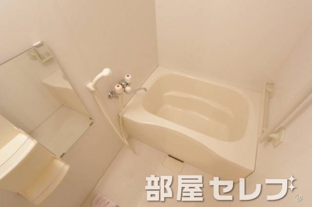 バス・シャワールーム　お風呂もきれいにしています。他号室の写真です。