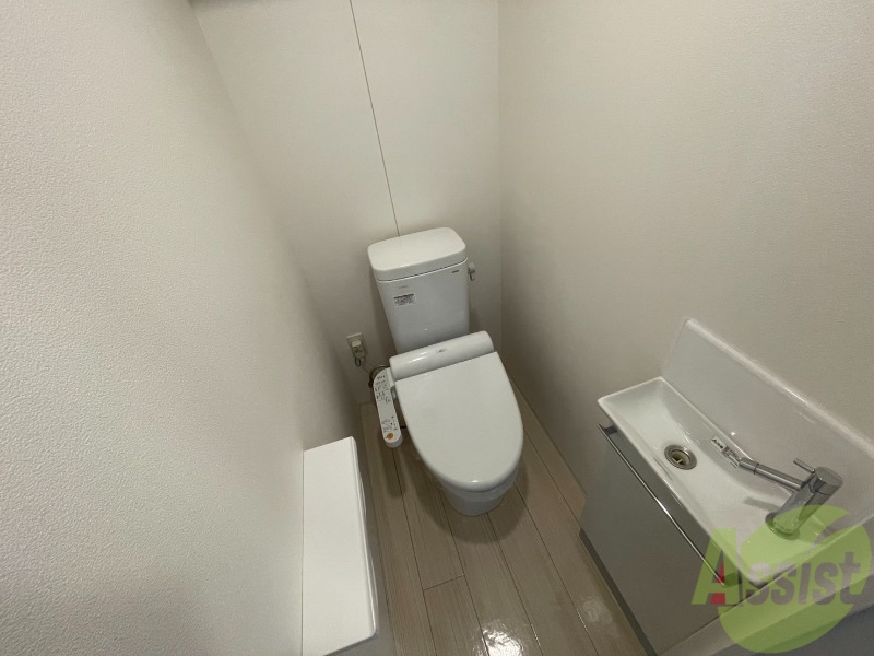 トイレ　こちらはトイレです。清潔感があり、安心して使用できます。