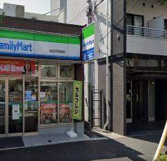 コンビニ　ファミリーマート横浜吉野町駅西店（コンビニ）まで391m