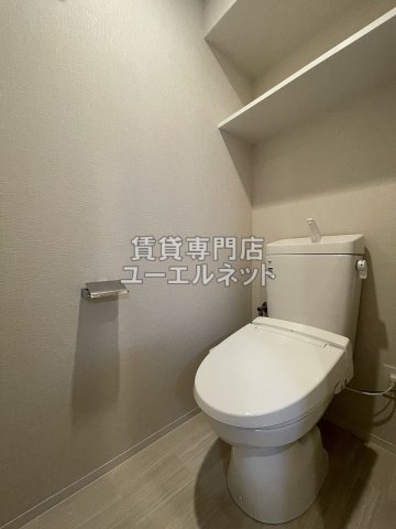 トイレ　温水洗浄便座付き