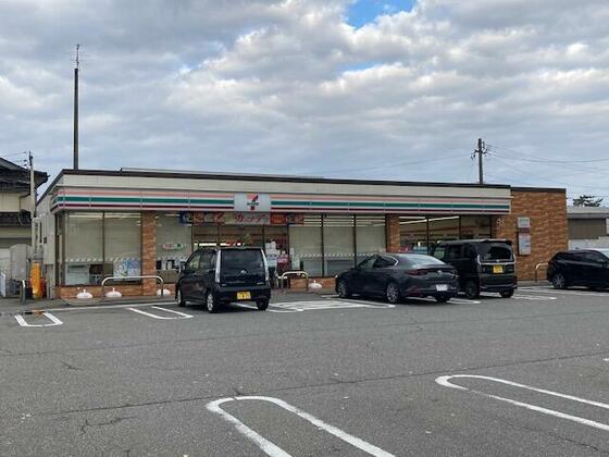 コンビニ　セブンイレブン富山笹倉店（コンビニ）まで855m